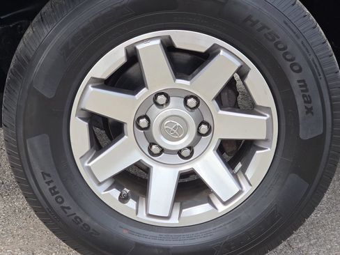 Used 2014 Toyota FJ Cruiser 4WD w/ Upgrade Package image 9