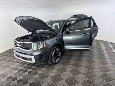 Used 2024 Kia Telluride S w/ S Sunroof Package FWD image 12