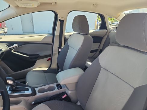 Used 2013 Ford Focus SE FWD image 5