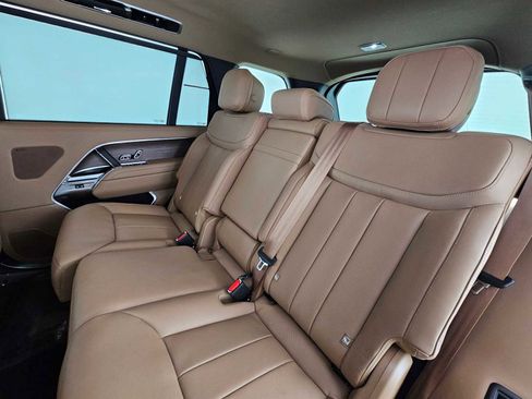 New 2026 Land Rover Range Rover Long Wheelbase SE AWD/4WD image 19