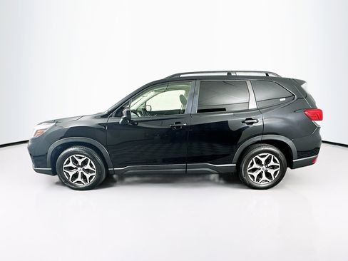 Used 2019 Subaru Forester Premium w/ All-Weather Package image 4
