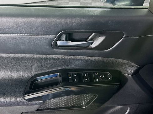 Used 2022 Nissan Pathfinder SV w/ SV Premium Package image 25