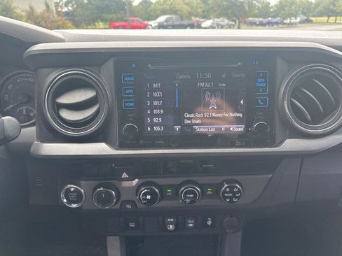 Used 2018 Toyota Tacoma TRD Off-Road AWD/4WD image 6