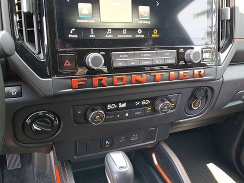 Used 2025 Nissan Frontier PRO-4X AWD/4WD image 17