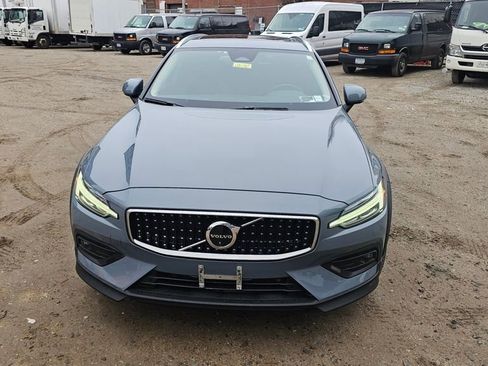 Used 2023 Volvo V60 B5 Cross Country Plus w/ Climate Package image 6