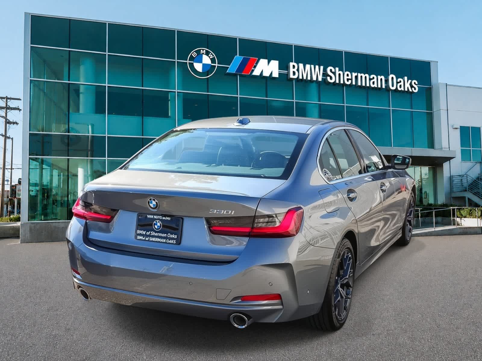 Used 2026 BMW 330i Sedan w/ Convenience Package RWD image 8