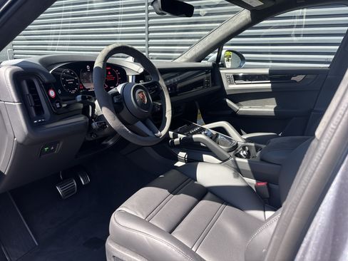 New 2026 Porsche Cayenne GTS AWD/4WD image 19