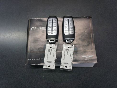 Used 2023 Genesis GV70 2.5T Advanced w/ Advanced Package image 19