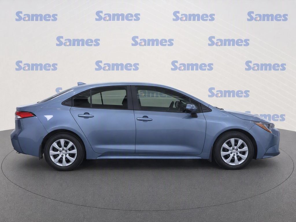 Used 2025 Toyota Corolla LE FWD image 8
