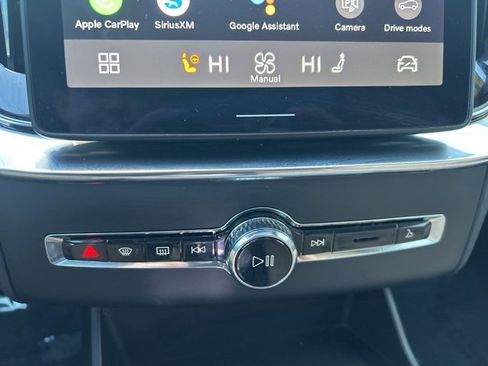 Used 2025 Volvo XC90 B5 Plus image 23