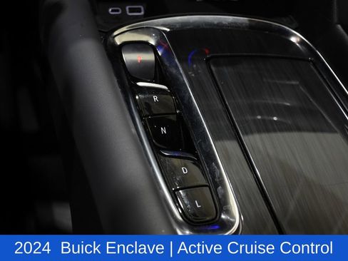 Used 2024 Buick Enclave Premium image 24