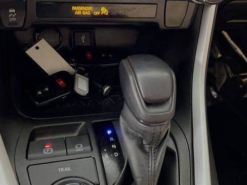 Used 2022 Toyota RAV4 XLE image 24