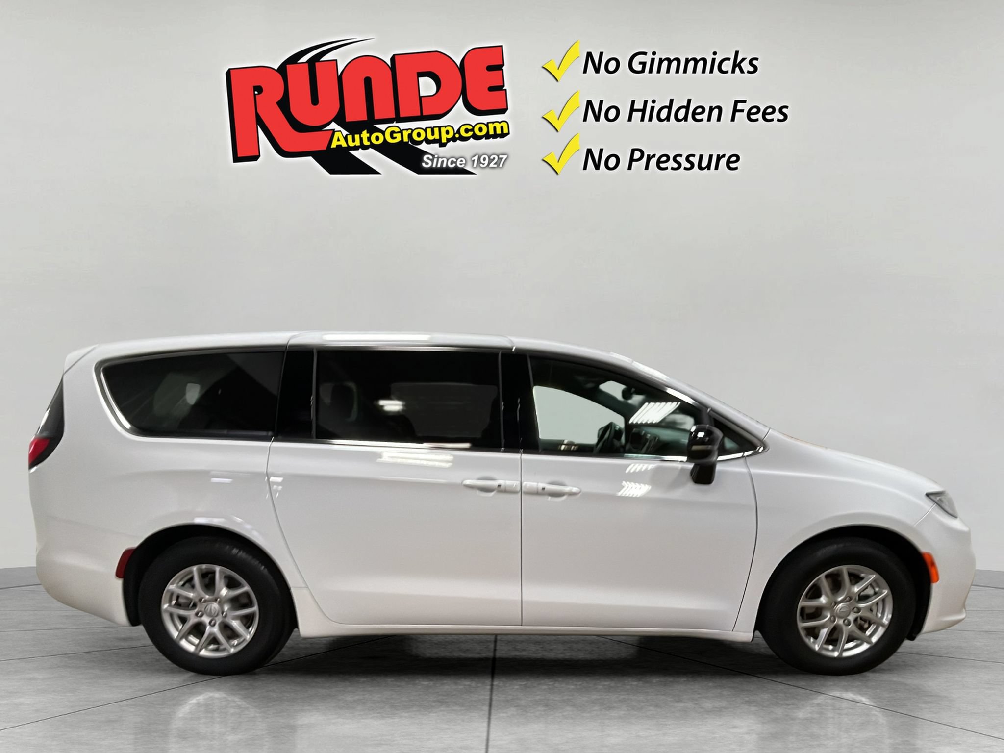 Used 2026 Chrysler Pacifica Select FWD image 7