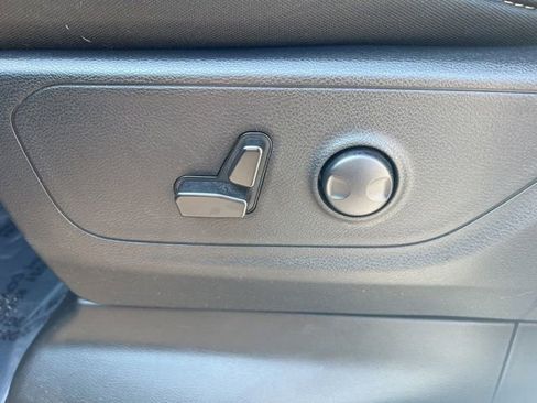 Used 2025 RAM 1500 Big Horn AWD/4WD image 5