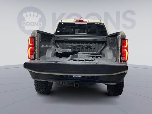 Used 2024 Chevrolet Colorado ZR2 w/ Technology Package image 32