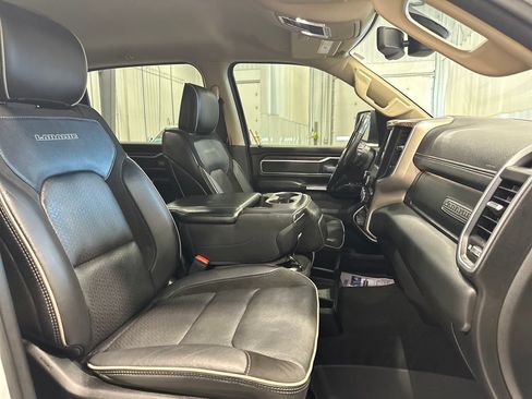 Used 2020 RAM 1500 Laramie AWD/4WD image 38