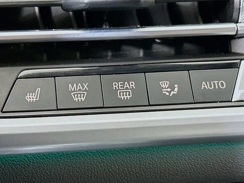 Used 2022 BMW X7 M50i w/ Cold Weather Package image 23