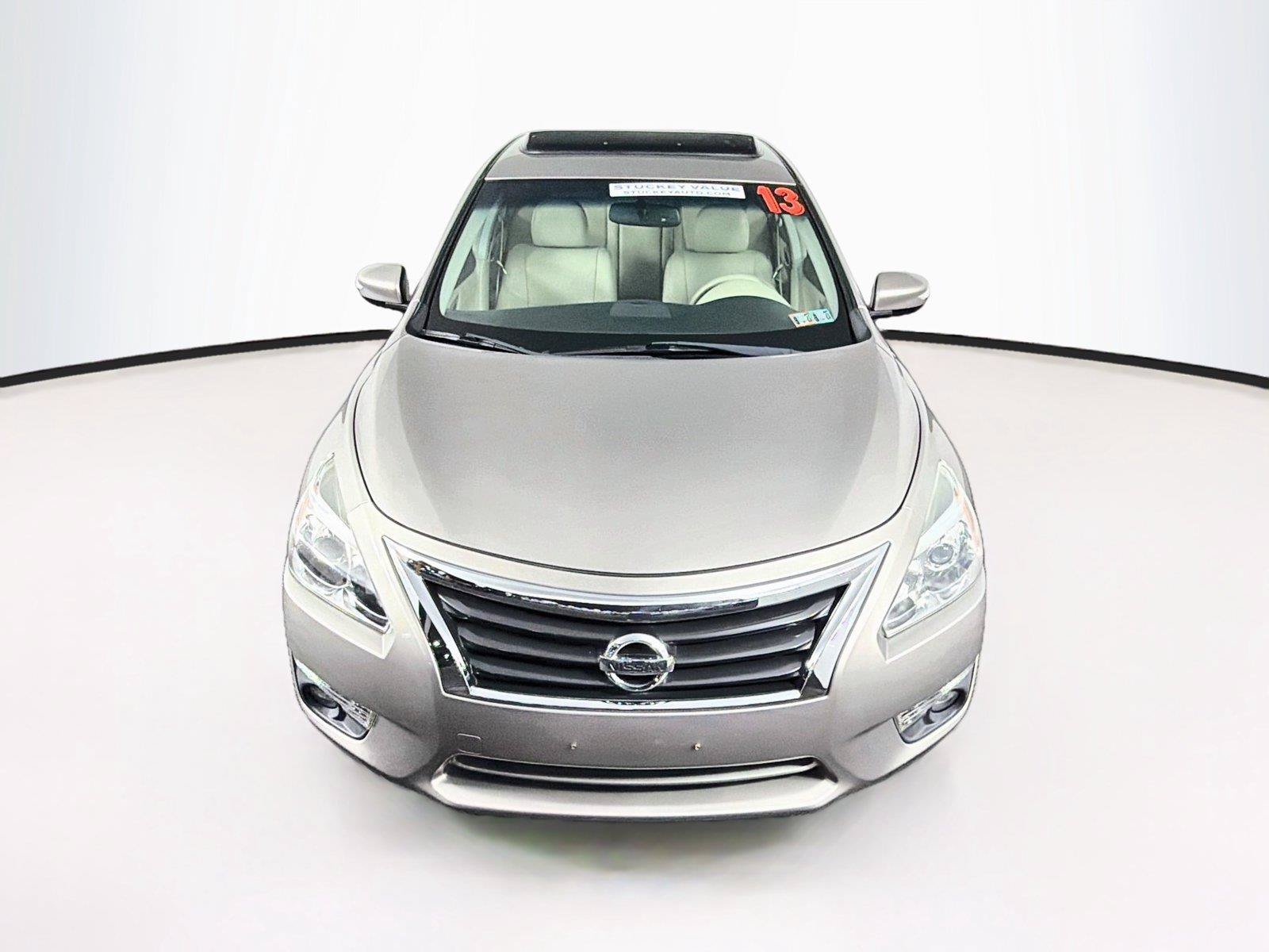 Used 2013 Nissan Altima 3.5 SL w/ Technology Pkg FWD image 13