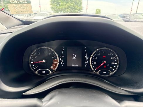 Used 2023 Jeep Renegade Latitude AWD/4WD image 19
