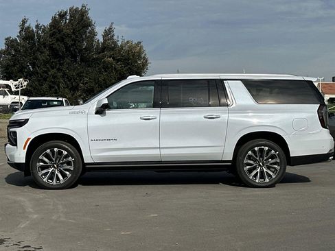 New 2026 Chevrolet Suburban High Country image 7