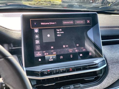 Used 2023 Jeep Compass Latitude image 5