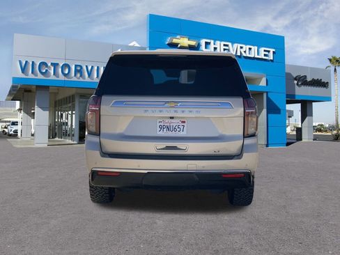 Used 2022 Chevrolet Suburban LT image 5