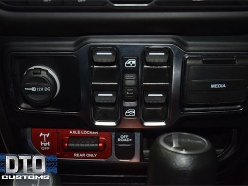 Used 2023 Jeep Gladiator Mojave w/ Trailer Tow Package image 31