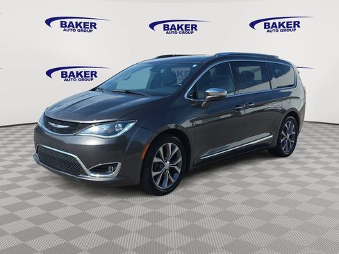 Used 2020 Chrysler Pacifica Limited FWD image 7