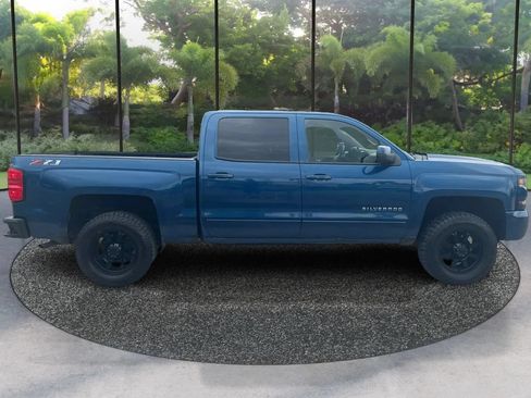 Used 2018 Chevrolet Silverado 1500 LT w/ All Star Edition AWD/4WD image 4