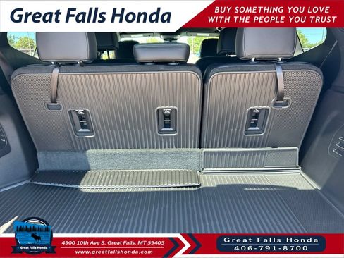 Used 2026 GMC Acadia AT4 AWD/4WD image 8