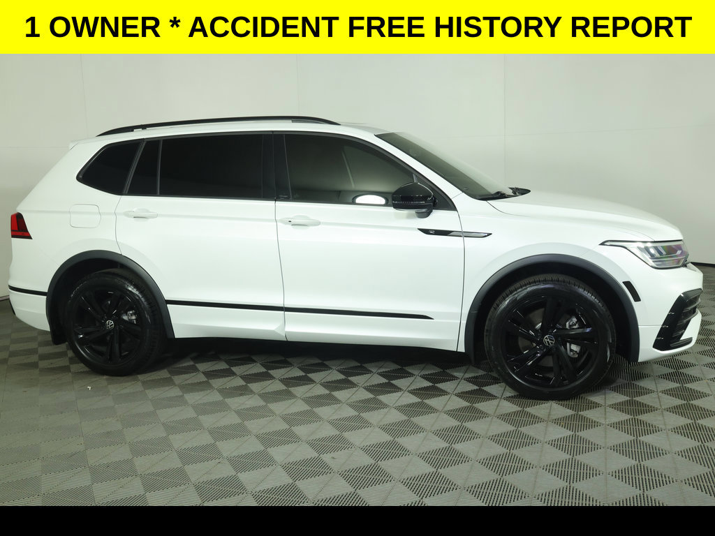 Used 2024 Volkswagen Tiguan SE R-Line AWD/4WD image 2