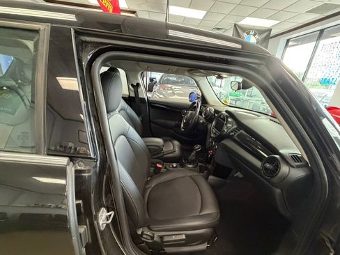 Used 2019 MINI Cooper 4-Door Hardtop FWD image 31