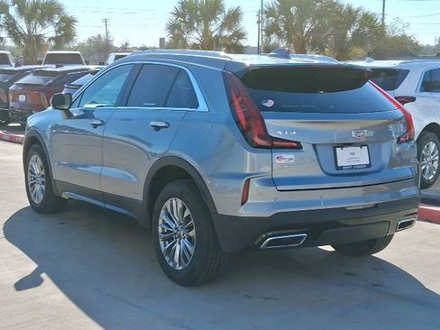 Used 2025 Cadillac XT4 Premium Luxury image 4