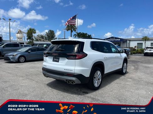 Used 2026 GMC Acadia Elevation w/ Elevation Premium Package FWD image 5