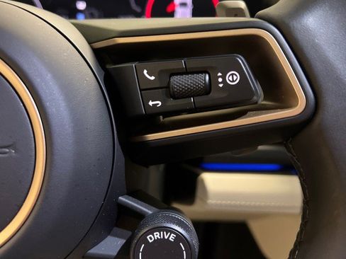 Used 2024 Porsche Panamera 4 image 30