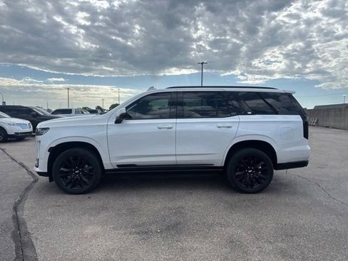 Used 2024 Cadillac Escalade Sport w/ Touring Package AWD/4WD image 4