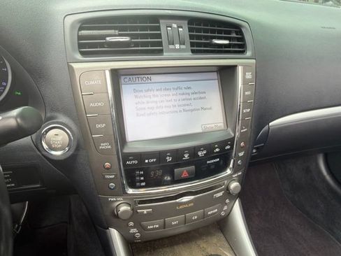 Used 2012 Lexus IS 250C w/ Luxury Pkg RWD image 30