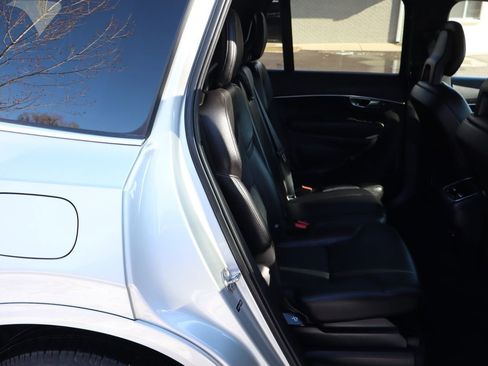 Used 2020 Volvo XC90 T6 Momentum image 23