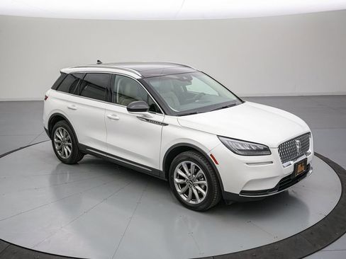 Used 2022 Lincoln Corsair AWD w/ Premium Package image 2