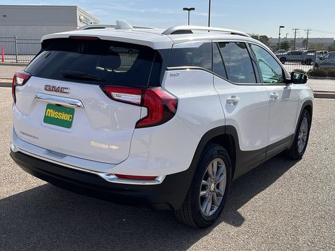 Certified 2024 GMC Terrain SLT image 8
