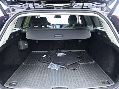 Used 2023 Volvo V60 B5 Cross Country Plus w/ Climate Package AWD/4WD image 29