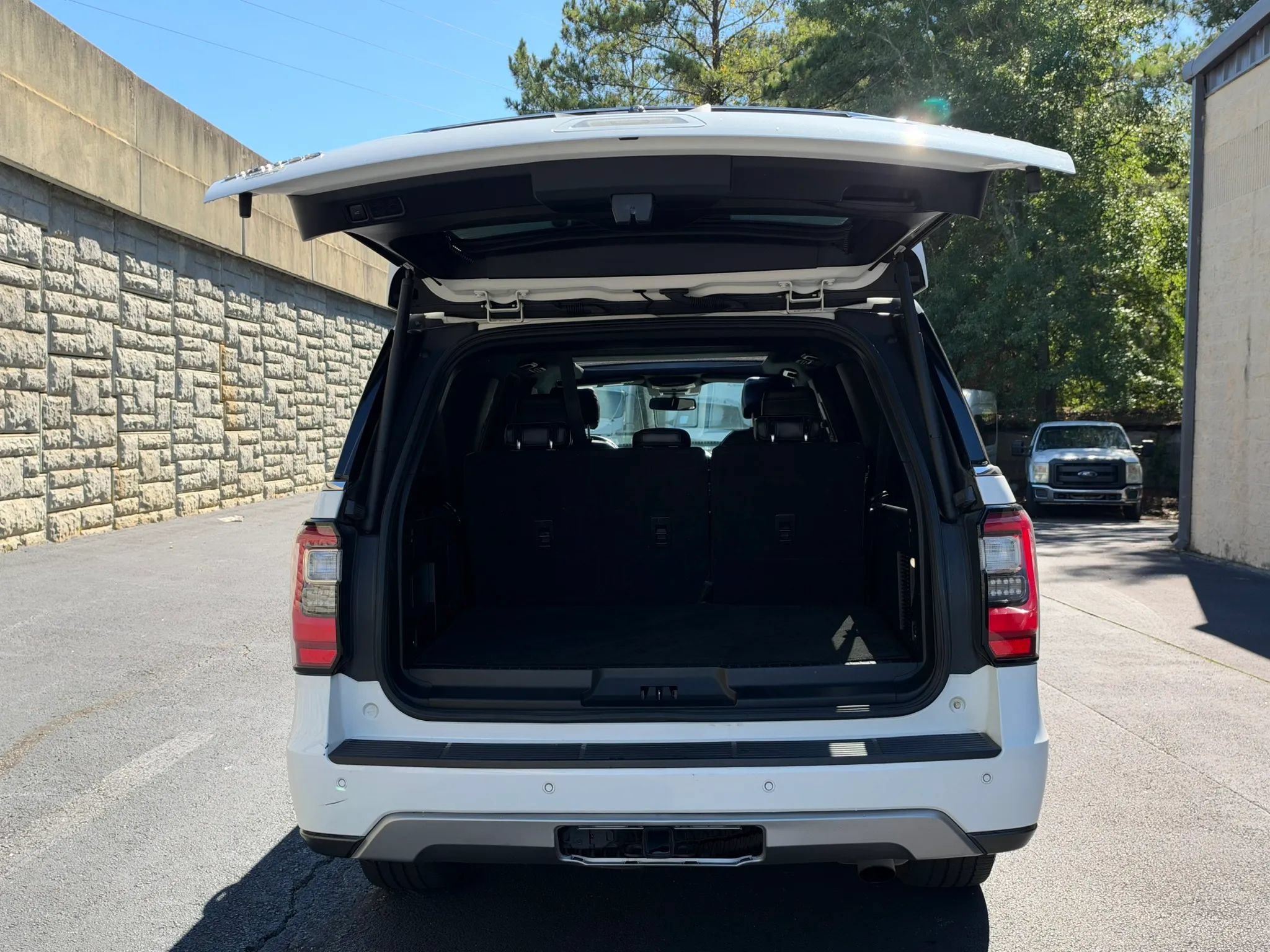 Used 2020 Ford Expedition Max Limited w/ Equipment Group 302A RWD image 37