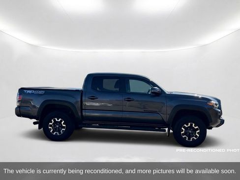 Used 2023 Toyota Tacoma TRD Off-Road w/ Technology Package AWD/4WD image 4