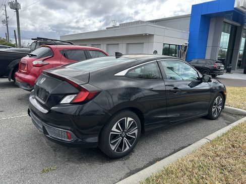 Used 2017 Honda Civic EX-T image 5