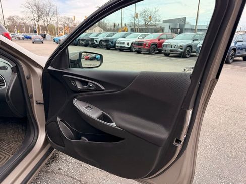 Used 2024 Chevrolet Malibu LT image 27