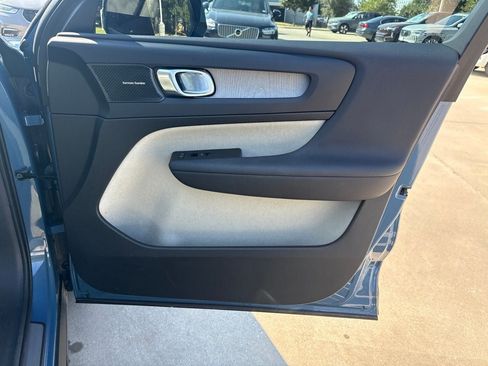 Used 2025 Volvo XC40 B5 Ultra w/ Protection Package Premier AWD/4WD image 12