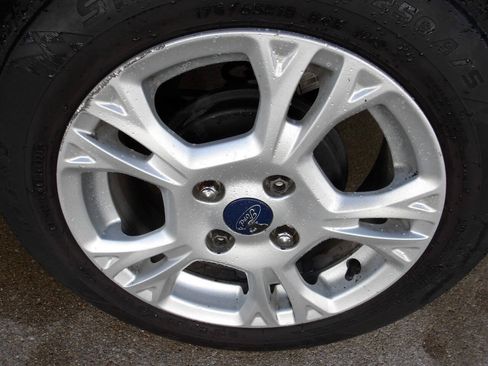 Used 2014 Ford Fiesta SE w/ Comfort Package FWD image 44