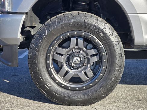 Used 2020 Ford F250 Platinum w/ FX4 Off-Road Package image 9