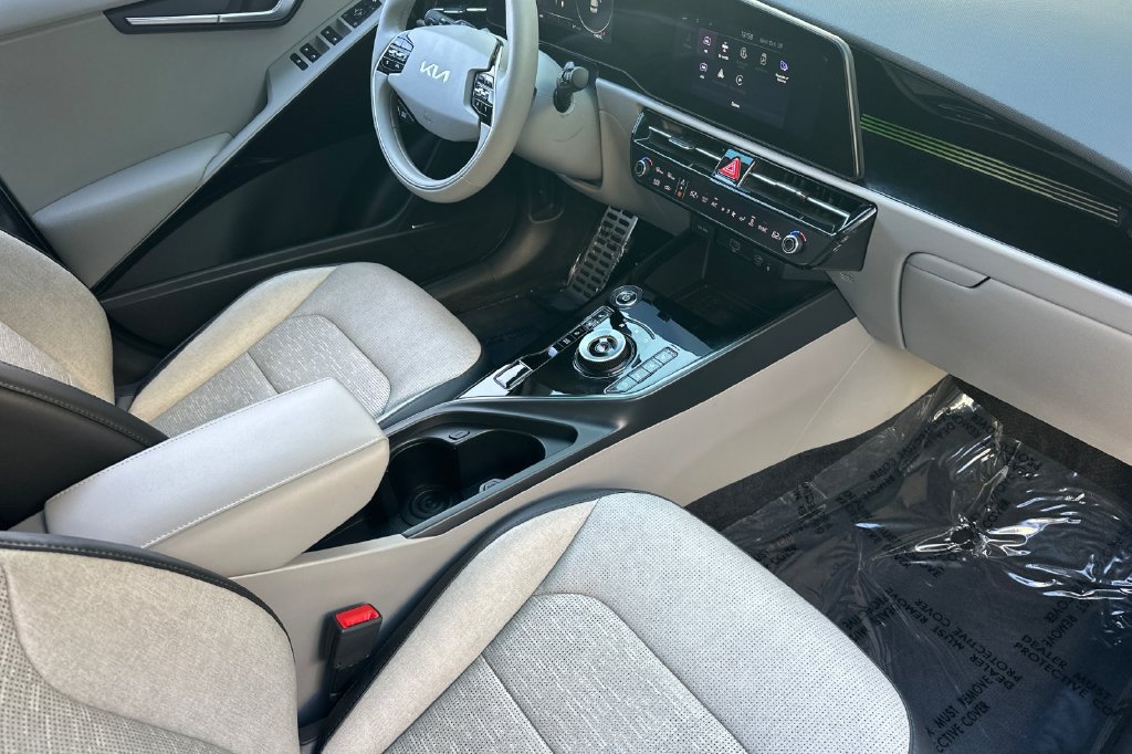Used 2023 Kia Niro Wave FWD image 18