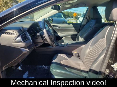 Used 2021 Toyota Camry SE w/ Convenience Package image 2